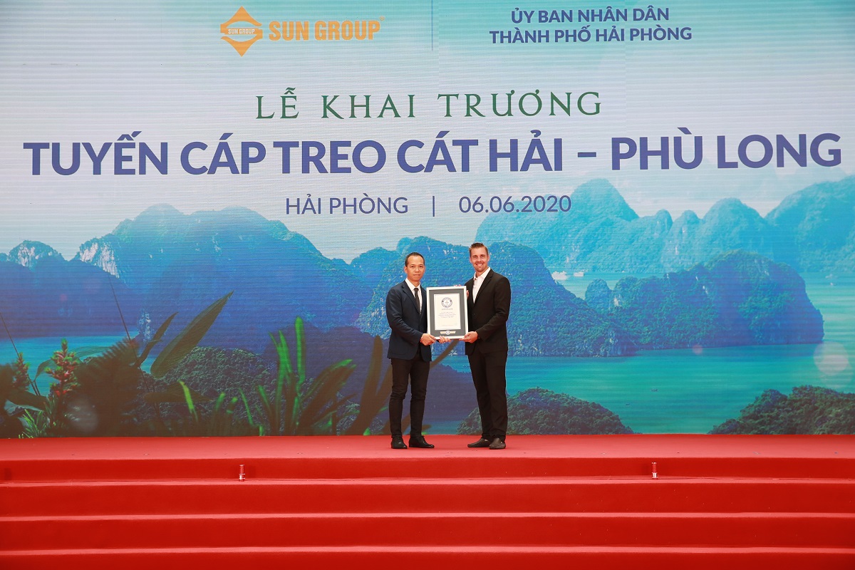 Tổ chức Kỷ lục Guinness trao chứng nhận cho Tập đo&agrave;n Sun Group