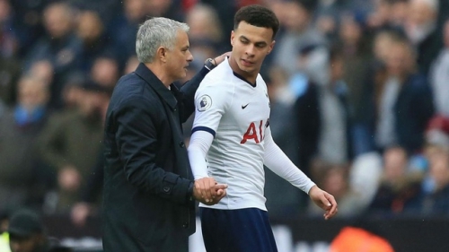 Mourinho phản ứng vì học trò cưng bị treo giò ở trận gặp Man Utd