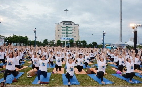 TP Đà Nẵng: Hơn 1.000 vận động viên đồng diễn Yoga