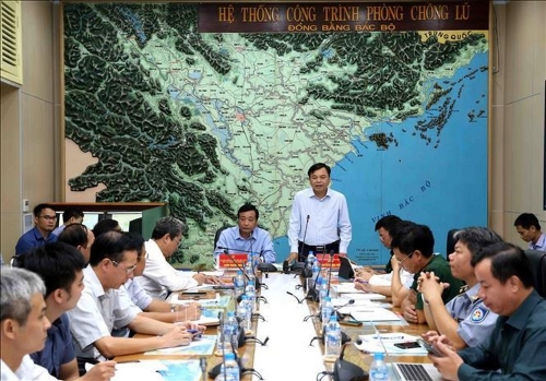 Ứng phó với áp thấp nhiệt đới  có thể mạnh lên thành bão