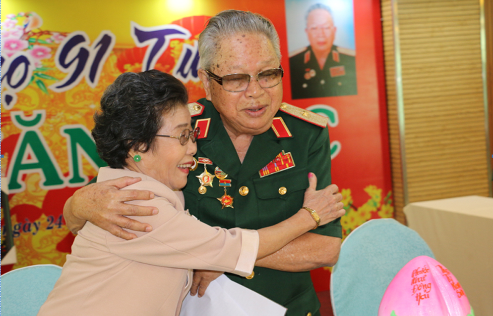 Vợ chồng cụ Mai Văn Ph&uacute;c - Trần Kiều Sửu