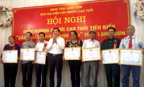 Tỉnh Lạng Sơn:  Chăm sóc tốt tạo động lực cho người cao tuổi