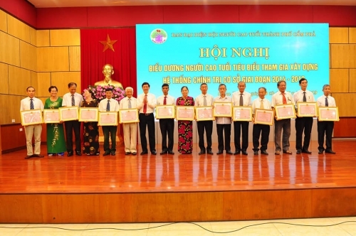 Hội NCT TP Cẩm Phả, tỉnh Quảng Ninh: Biểu dương NCT tiêu biểu xây dựng hệ thống chính trị cơ sở