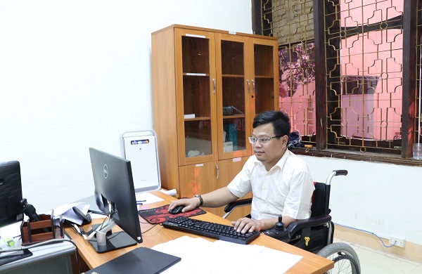 Người công nhân điện lực vượt lên số phận