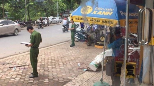 Mâu thuẫn, nam thanh niên chém bảo vệ siêu thị Điện máy Xanh nguy kịch