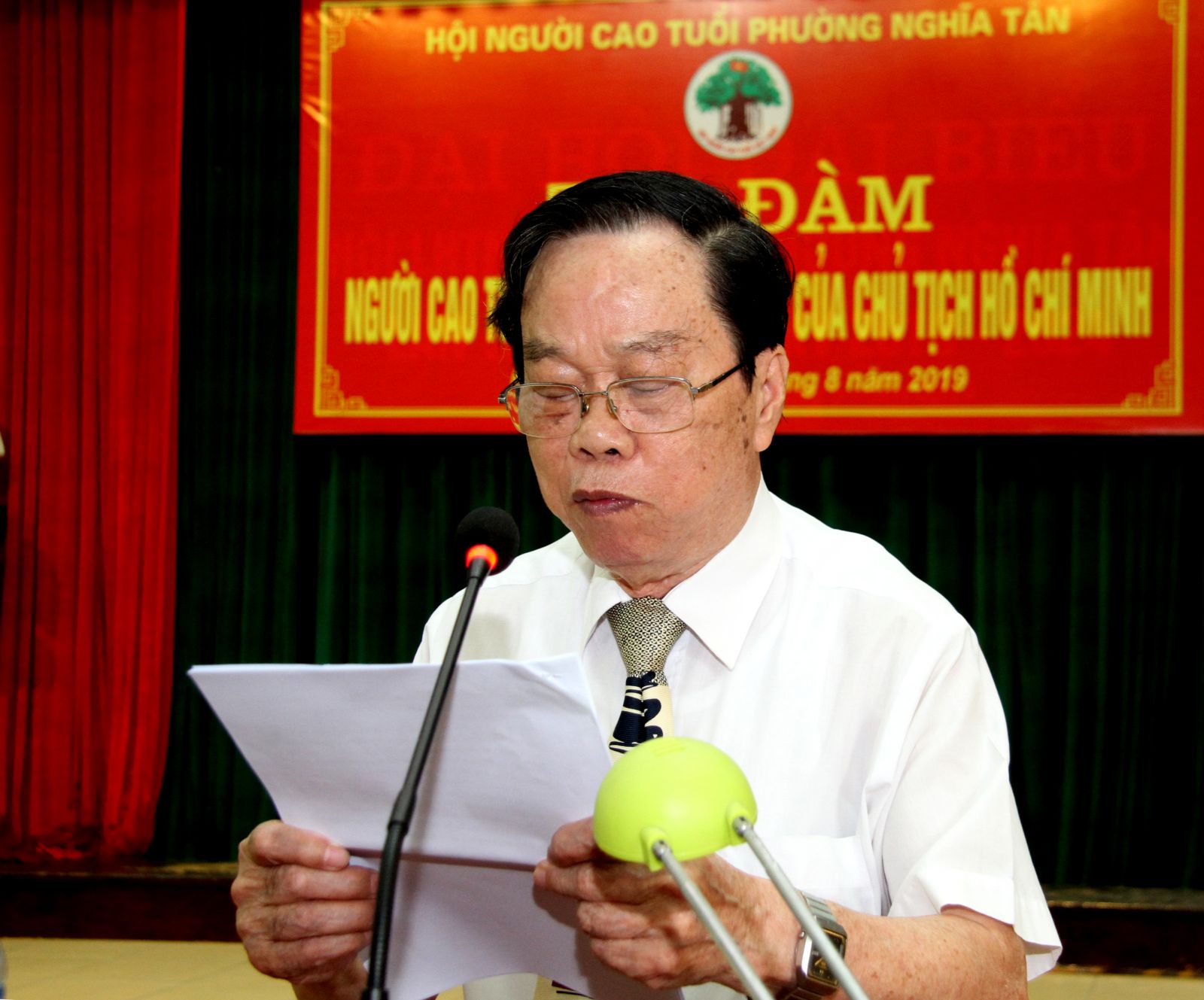 Đại biểu tham luận