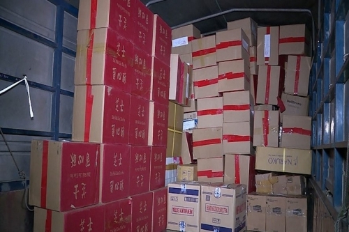 Hà Nội: Phát hiện điểm tập kết hàng nghìn bánh Trung thu không rõ nguồn gốc