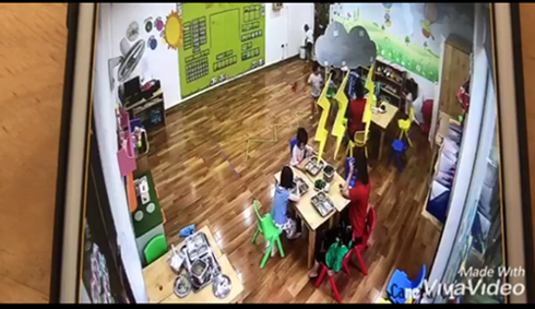 H&igrave;nh ảnh cắt từ video được camera lớp học ghi lại. (Ảnh: ĐC)