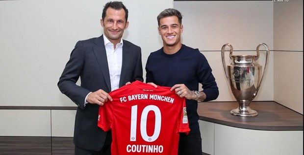 Coutinho kho&aacute;c &aacute;o số 10 tại Bayern Munich. (Nguồn: Fcbayern)