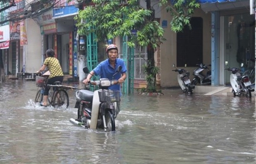 Bắc Bộ, Trung Bộ, Nam Bộ và Tây Nguyên ngày nắng, tối và đêm mưa dông