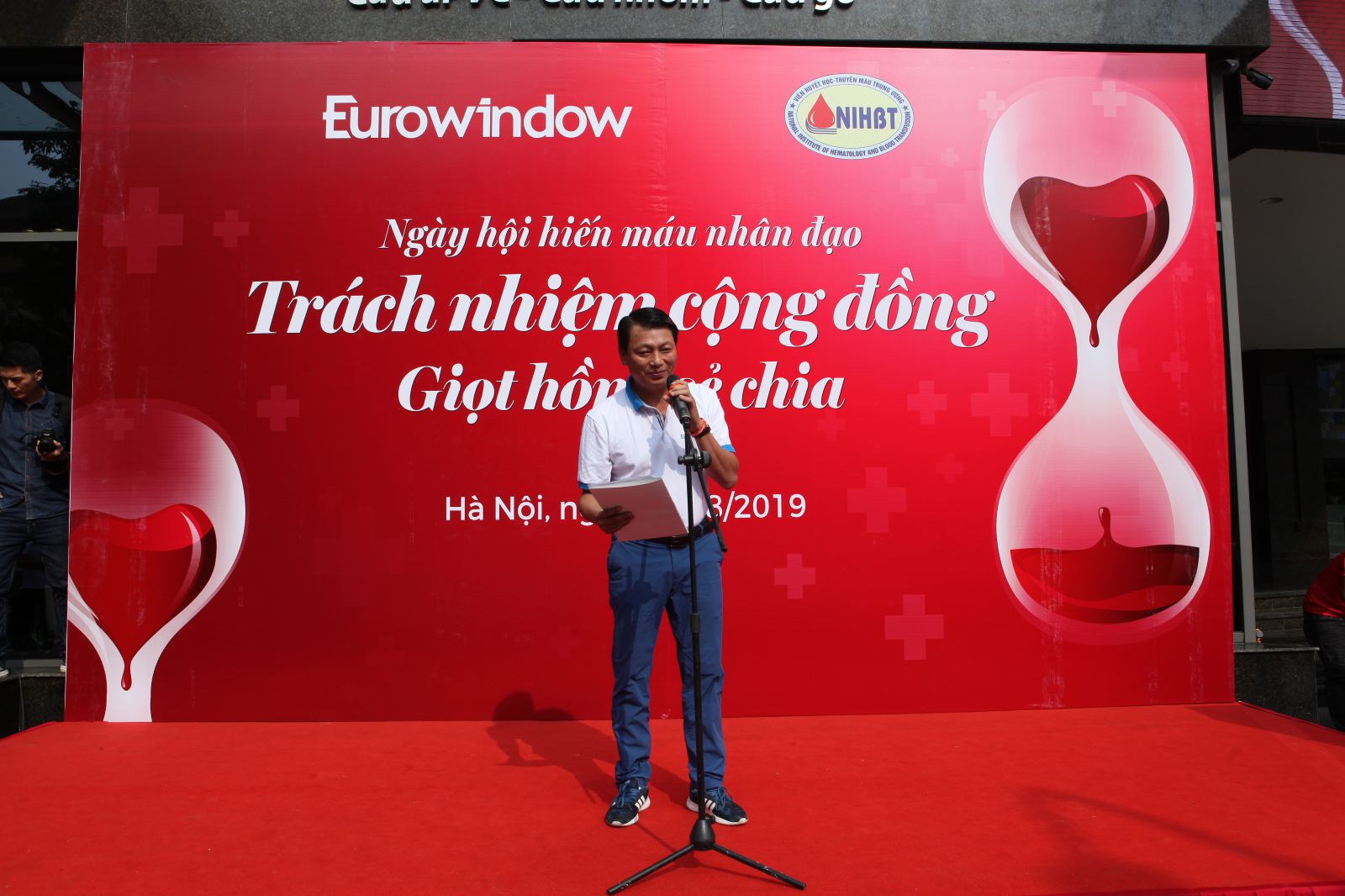 &Ocirc;ng Đỗ Minh Thanh - Gi&aacute;m đốc kinh doanh Eurowindow ph&aacute;t biểu trong buổi lễ meeting