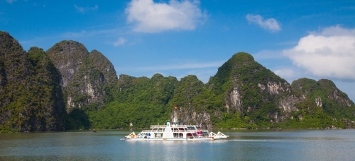 Phà Tuần Châu - Cát Bà: Cơ hội thưởng ngoạn vịnh Hạ Long, hành trình kết nối hai miền di sản
