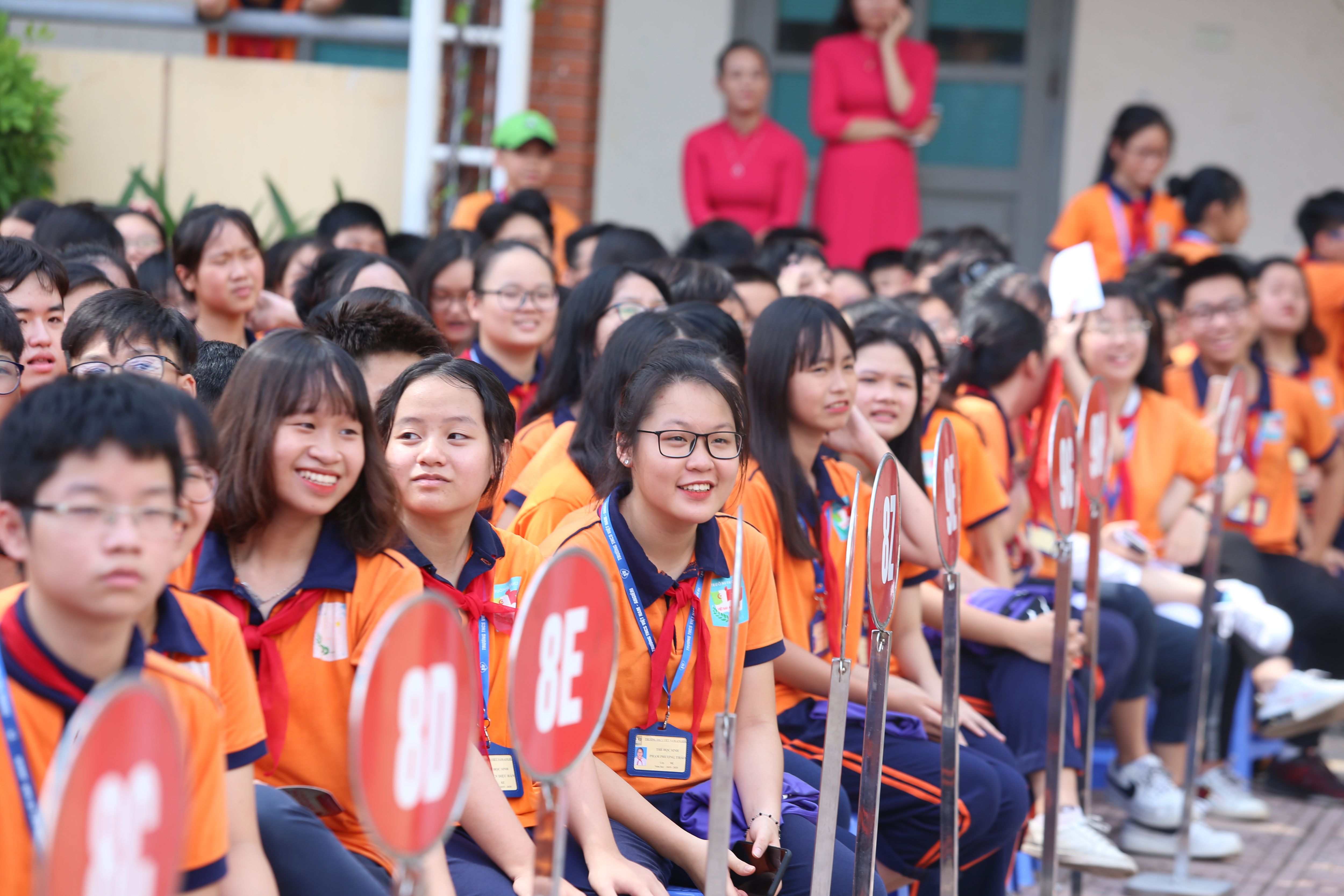 ...với c&aacute;c bạn học sinh ưu t&uacute; trường THCS Việt Nam - Angi&ecirc;ri