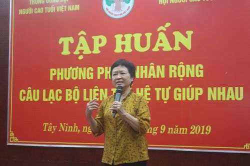 Hội NCT tỉnh Tây Ninh: Tập huấn về phương pháp nhân rộng CLB Liên thế hệ tự giúp nhau