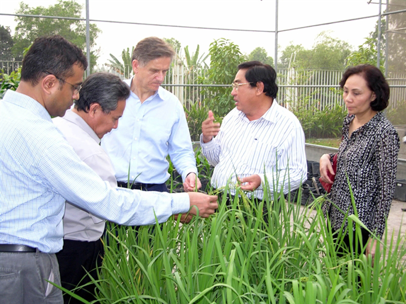 Syngenta v&agrave; AGPPS cam kết c&ugrave;ng n&ocirc;ng d&acirc;n ph&aacute;t triển n&ocirc;ng nghiệp bền vững