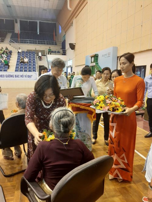 Ngày Hội Người cao tuổi quận 1, TP Hồ Chí Minh: Ngập tràn niềm vui