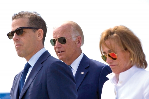 Cuộc điều tra luận tội Tổng thống Mỹ, khiến “ông trùm” khí đốt Ukraine “ngồi trên lửa”
