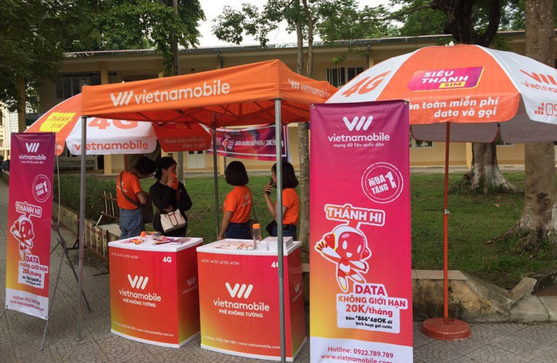 Chi nh&aacute;nh Vietnammobile c&ocirc;ng khai b&aacute;n sim 'r&aacute;c' trong khu&ocirc;n vi&ecirc;n trường Đại học
