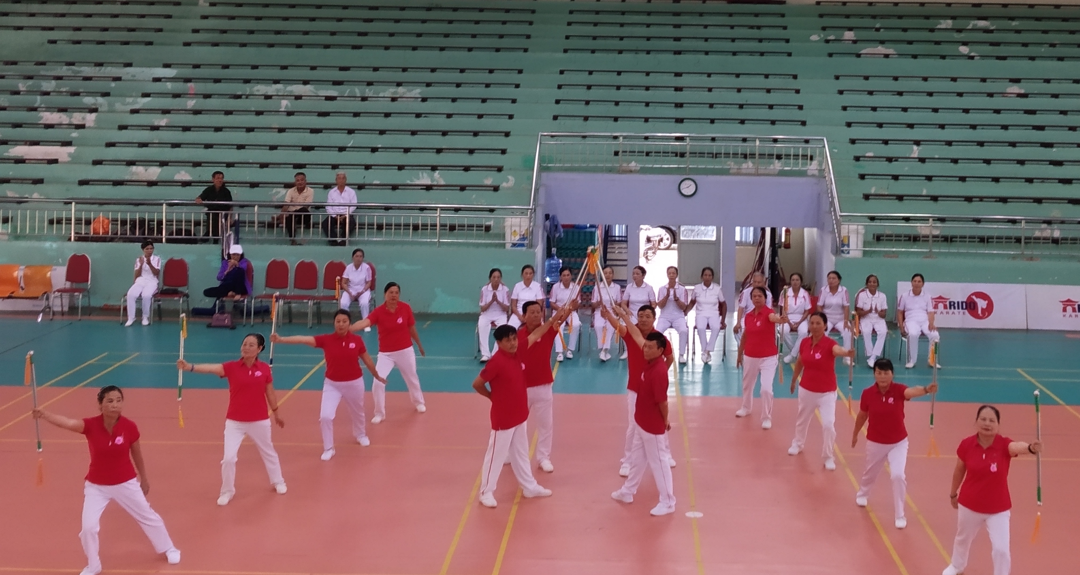 B&agrave;i thể dục dưỡng sinh