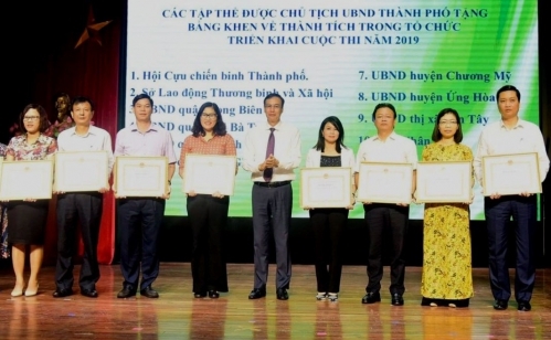 Trao giải cuộc thi viết về ĐHTT, NTVT Hà Nội năm 2019: Báo Người cao tuổi được UBND thành phố khen thưởng