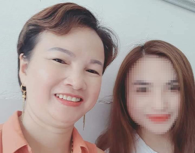 B&agrave; Trần Thị Hiền c&ugrave;ng con g&aacute;i Cao Mỹ Duy&ecirc;n. Ảnh IT