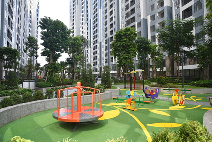 Khu vược s&acirc;n chơi trẻ em đ&atilde; l&ecirc;n h&igrave;nh với c&aacute;c trang thiết bị cao cấp, đảm bảo an to&agrave;n tối đa, hứa hẹn những giờ ph&uacute;t vui chơi, kh&aacute;m ph&aacute; th&uacute; vị cho con trẻ.