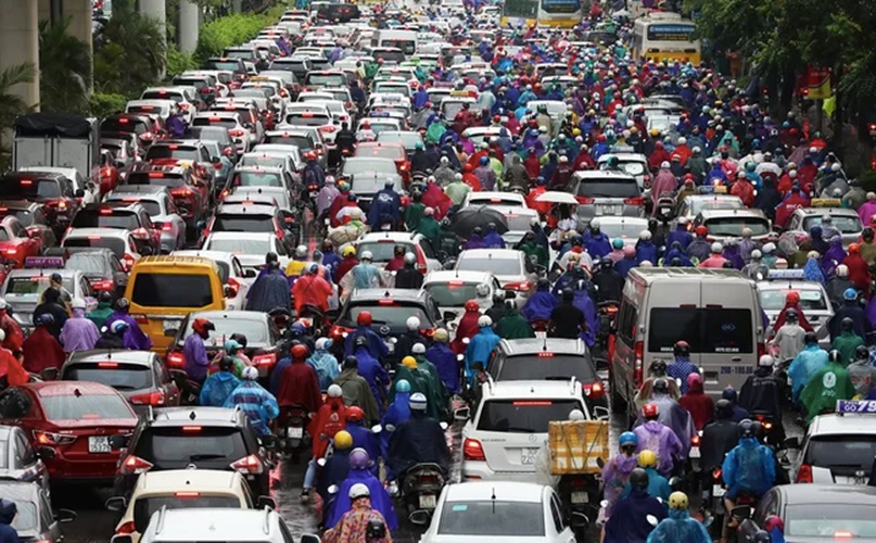 Cảnh tắc đường tại đường Nguyễn Tr&atilde;i, H&agrave; Nội.