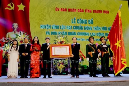 Huyện Vĩnh Lộc (Thanh Hóa) đón nhận bằng đạt chuẩn Nông thôn mới và Huân chương Lao động hạng Ba