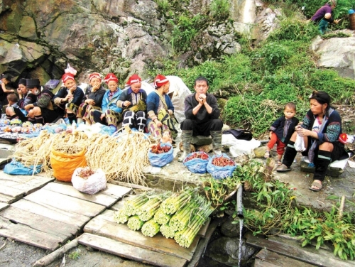 Sắc màu phiên chợ mùa Thu...