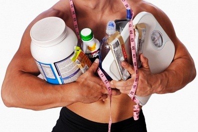 Nhiều nguy hiểm khi người tập thể h&igrave;nh lạm dụng thực phẩm chức năng.