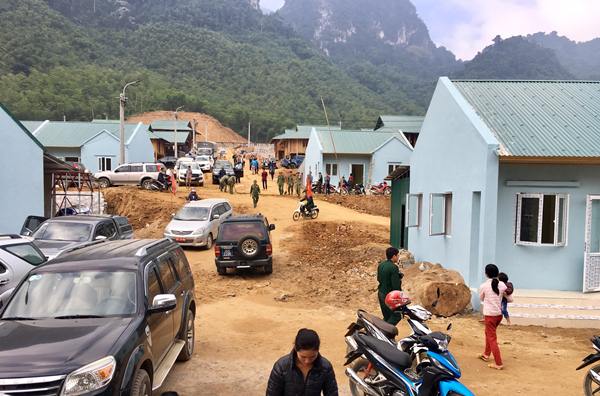 Huyện Quan Sơn, Thanh Hóa: Niềm vui của bà con bản Sa Ná khi về nhà mới