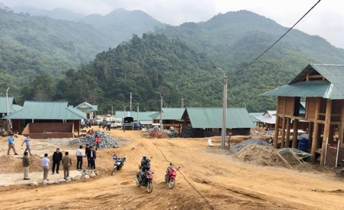 Huyện Quan Sơn, Thanh Hóa: Niềm vui của bà con bản Sa Ná khi về nhà mới