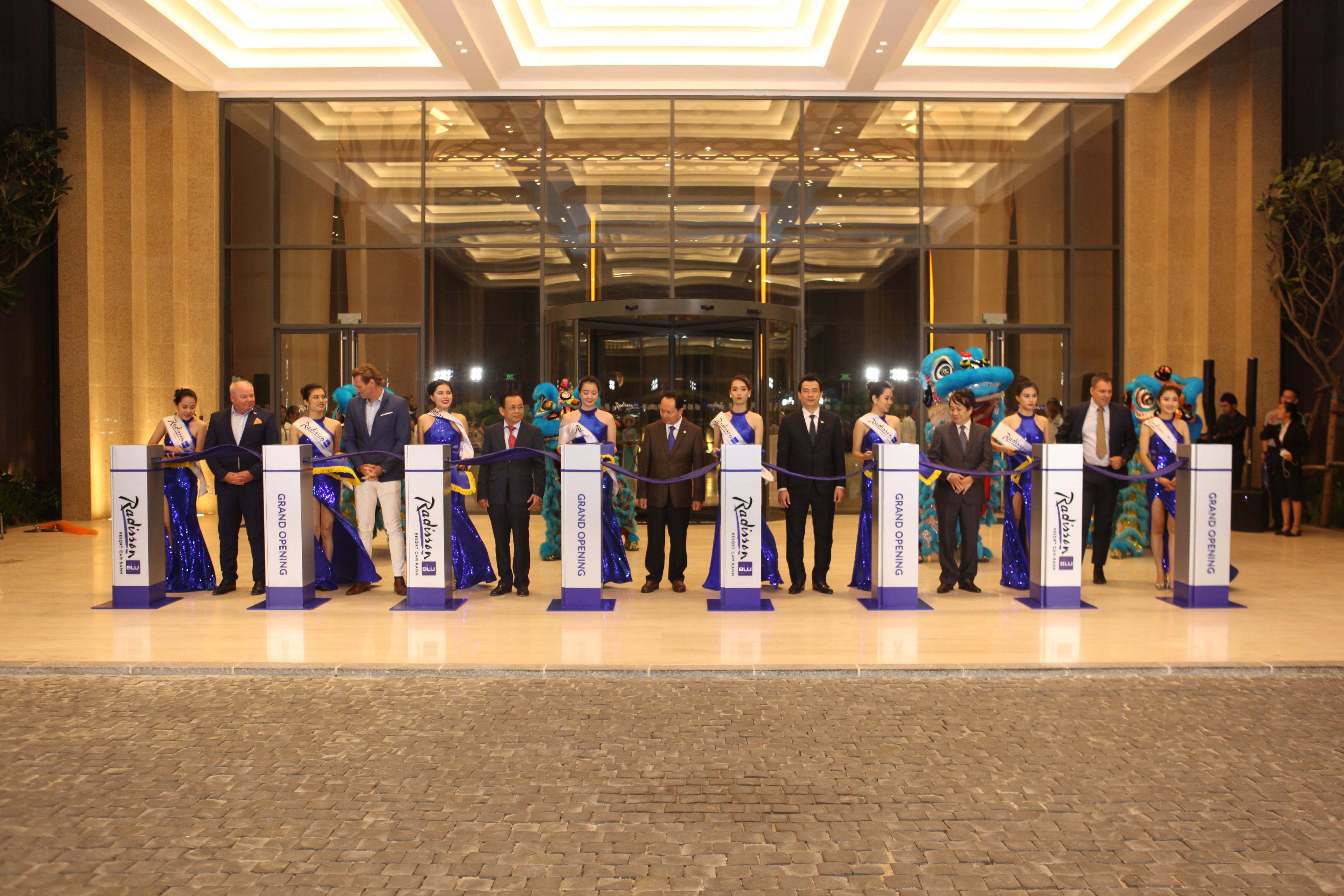 Khai trương khu nghỉ dưỡng Movenpick Resort Cam Ranh và Radisson Blu Resort Cam Ranh