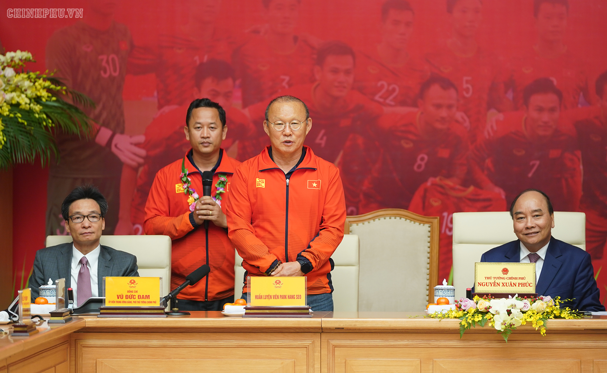 Huấn luyện vi&ecirc;n trưởng Đội tuyển b&oacute;ng đ&aacute; nam U22 Park Hang-seo ph&aacute;t biểu tại buổi gặp mặt. Ảnh: VGP/Quang Hiếu