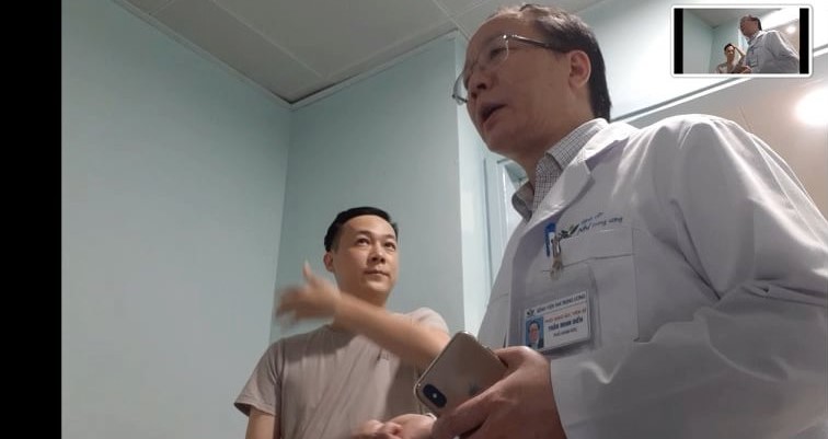 &Ocirc;ng Điển cho biết, sau khi nắm được sự việc, chiều 18-12 &ocirc;ng v&agrave; một ph&oacute; gi&aacute;m đốc bệnh viện đ&atilde; đến tận giường bệnh để xin lỗi gia đ&igrave;nh.