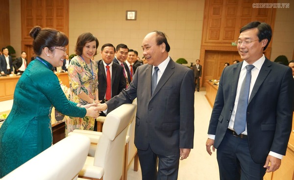 Thủ tướng mong muốn c&aacute;c doanh nh&acirc;n trẻ đi đầu trong đ&oacute;ng g&oacute;p về cải c&aacute;ch thể chế, ứng dụng c&ocirc;ng nghệ.