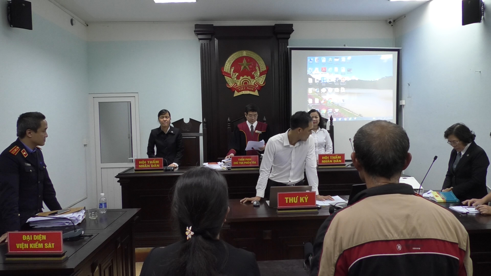 HĐXX TAND quận Bắc Từ Li&ecirc;m tuy&ecirc;n &aacute;n