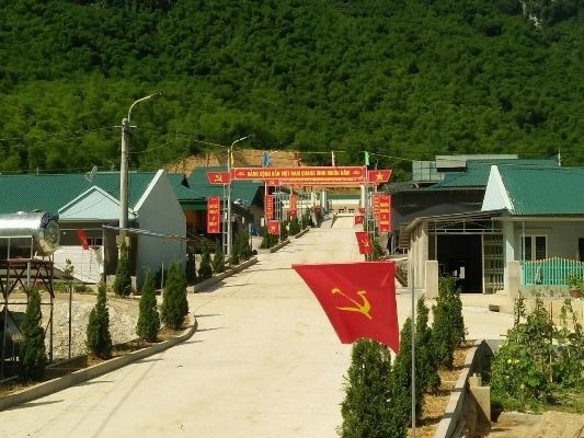 Màu xanh Pom Ngồ