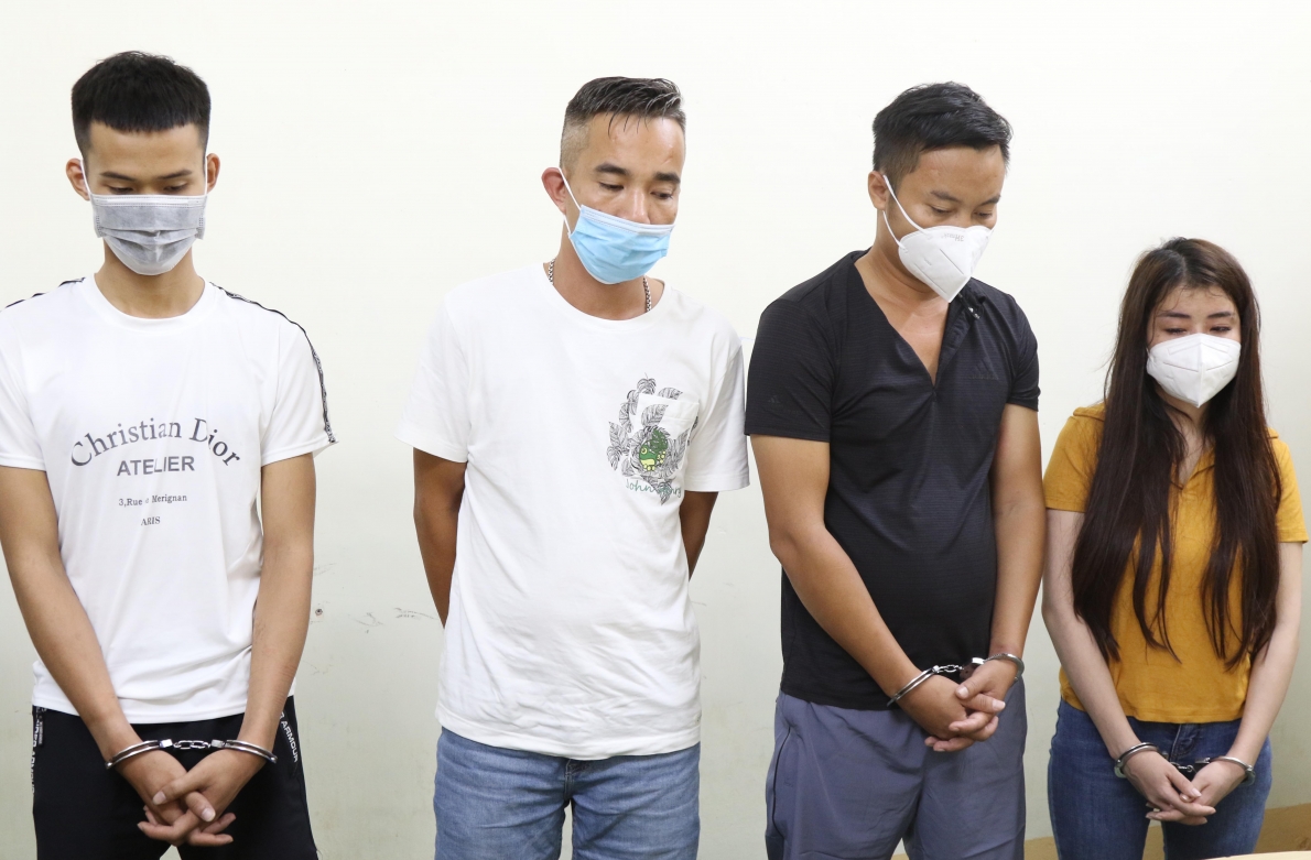 Quảng Bình – Bắt giữ nữ quái 9X tàng trữ vũ khí và ma túy trái phép