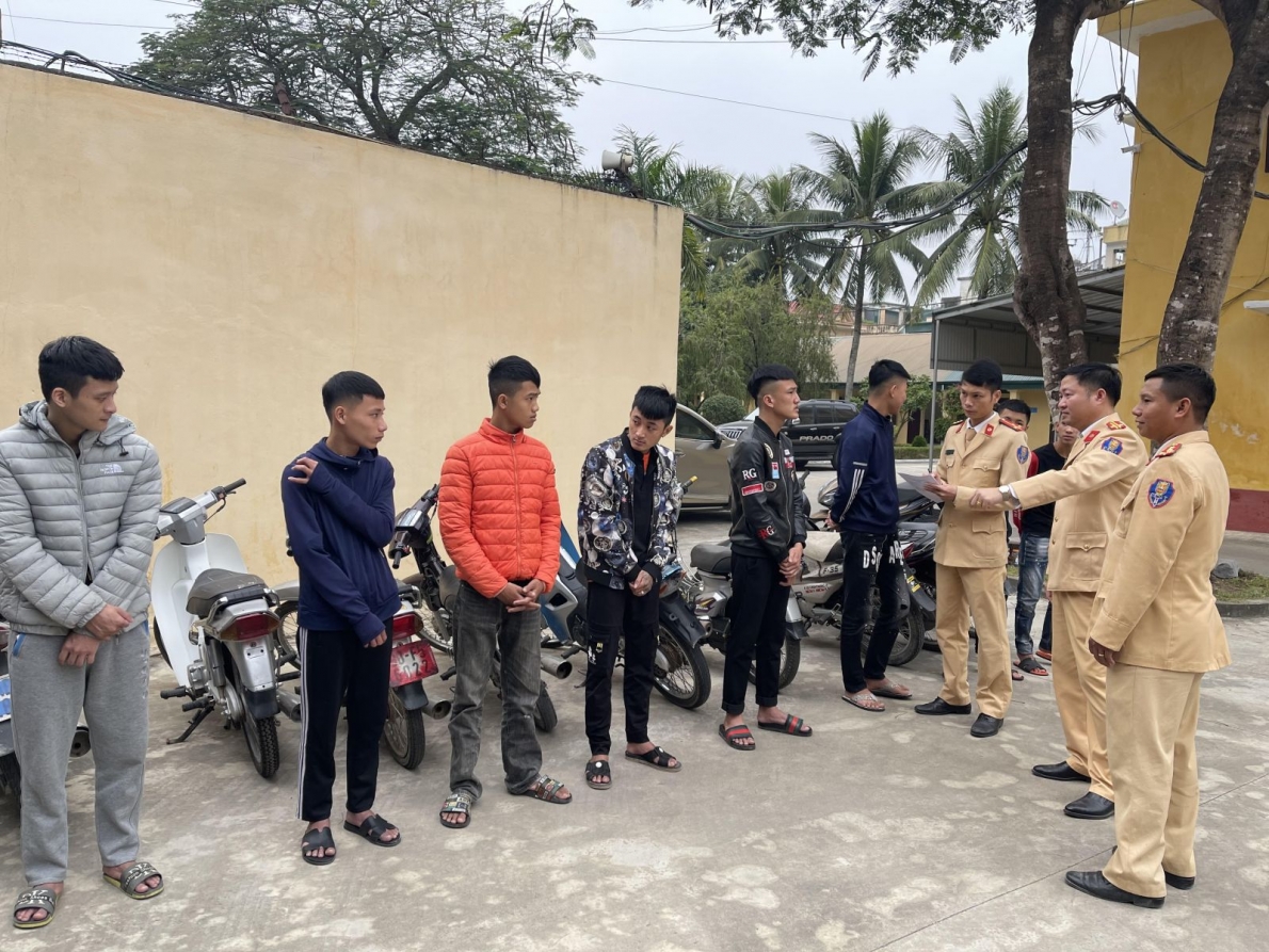 Công an Thanh Hóa: Xử lý các đối tượng bốc đầu xe mô tô