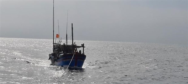 Tích cực tìm kiếm 30 ngư dân trên 3 tàu gặp sự cố ở biển