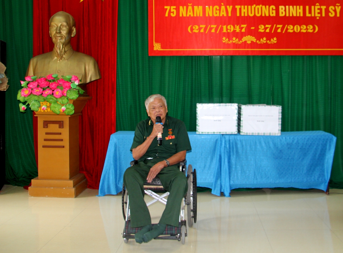 Đại diện các thương bệnh binh phát biểu Đại diện các thương bệnh binh phát biểu
