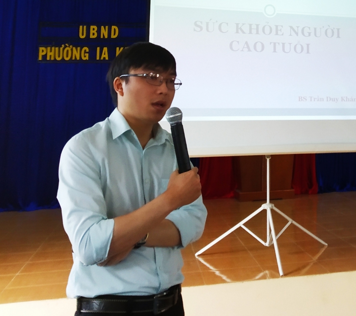 Tổ chức tập huấn công tác chăm sóc sức khỏe NCT