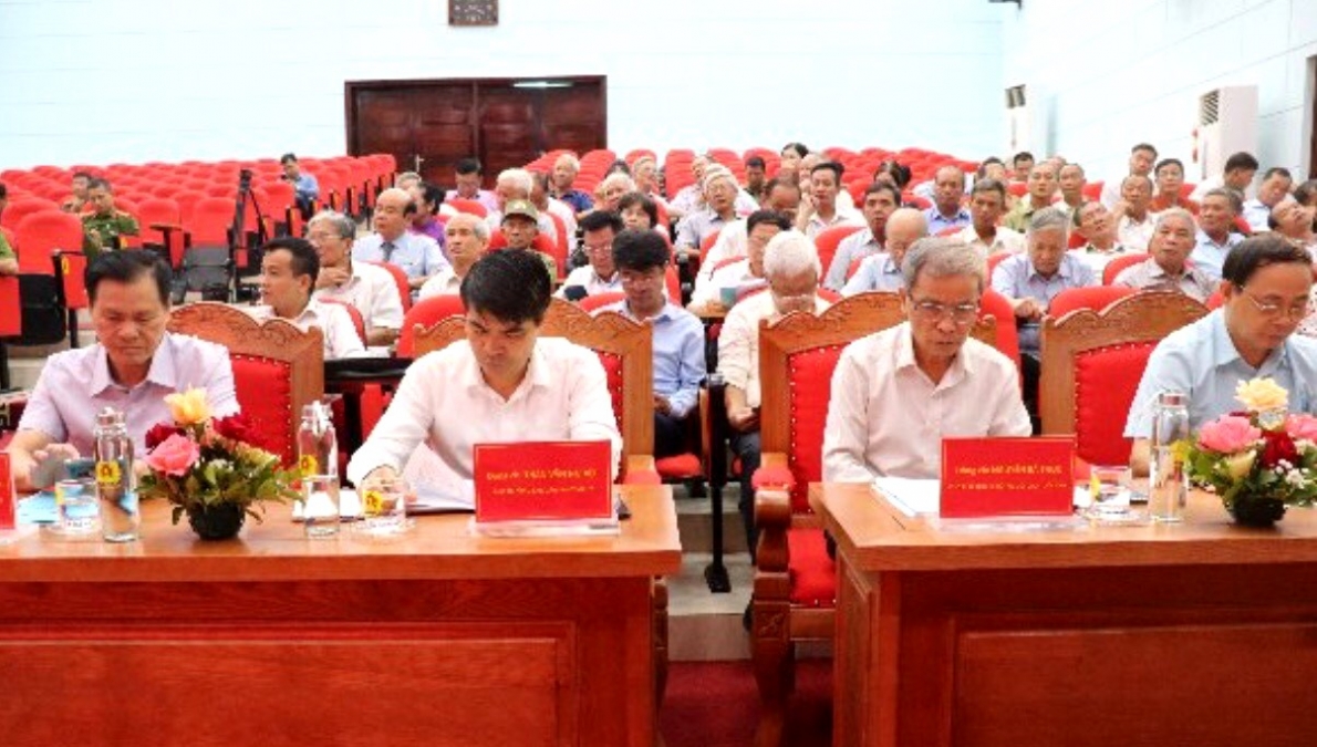 Các đại biểu tham dự Hội nghị biểu dương NCT tiêu biểu tham gia bảo vệ an ninh Tổ quốc tỉnh Bắc Giang