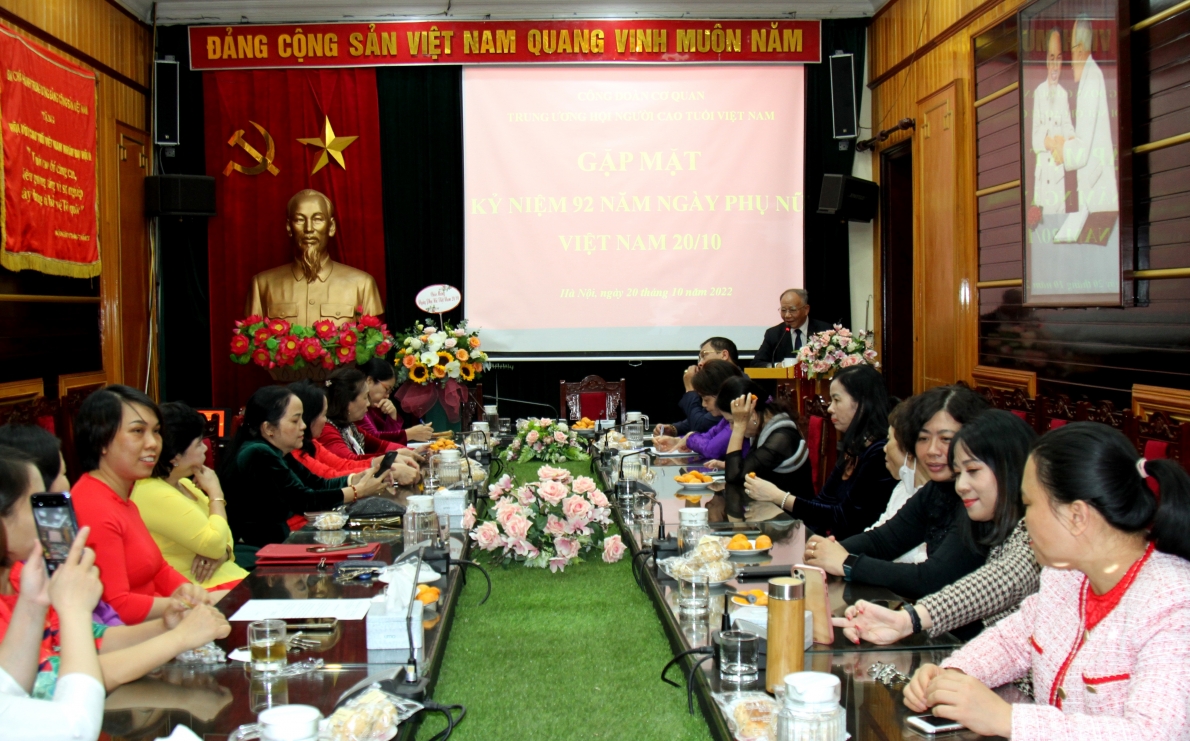 Quang cảnh buổi gặp mặt Quang cảnh buổi gặp mặt