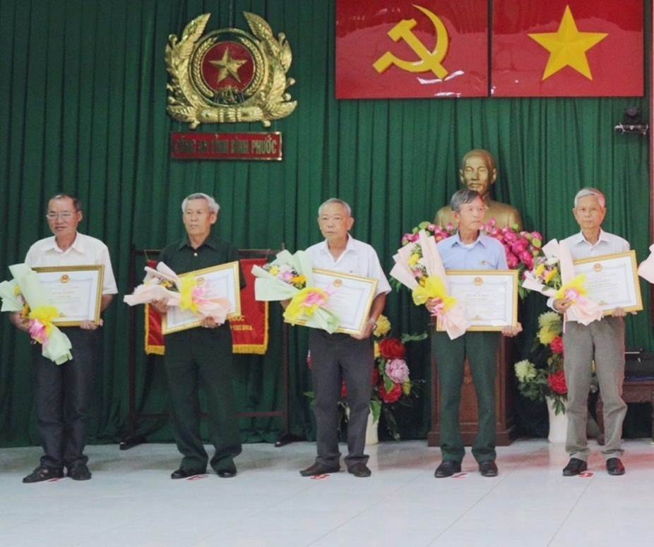 Các cá nhân NCT xuất sắc được UBND tỉnh Bình Phước khen thưởng