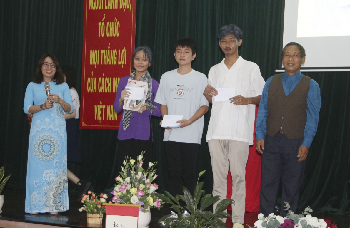 Dạy học theo phương pháp đổi mới qua chuyên đề: “Gìn vàng giữ ngọc”