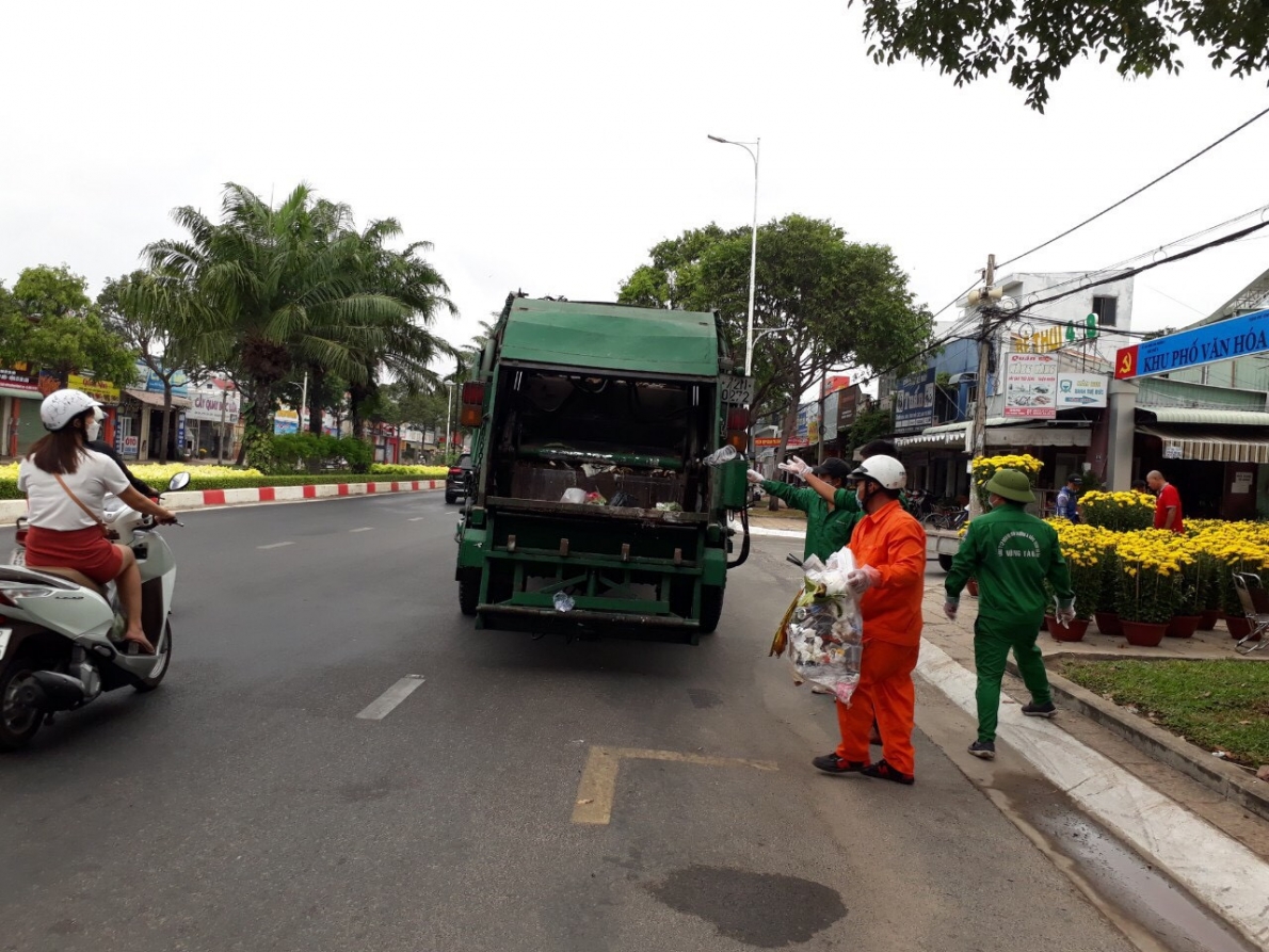 Bà Rịa – Vũng Tàu: Đoàn thanh niên xung kích làm sạch môi trường thành phố biển Vũng Tàu