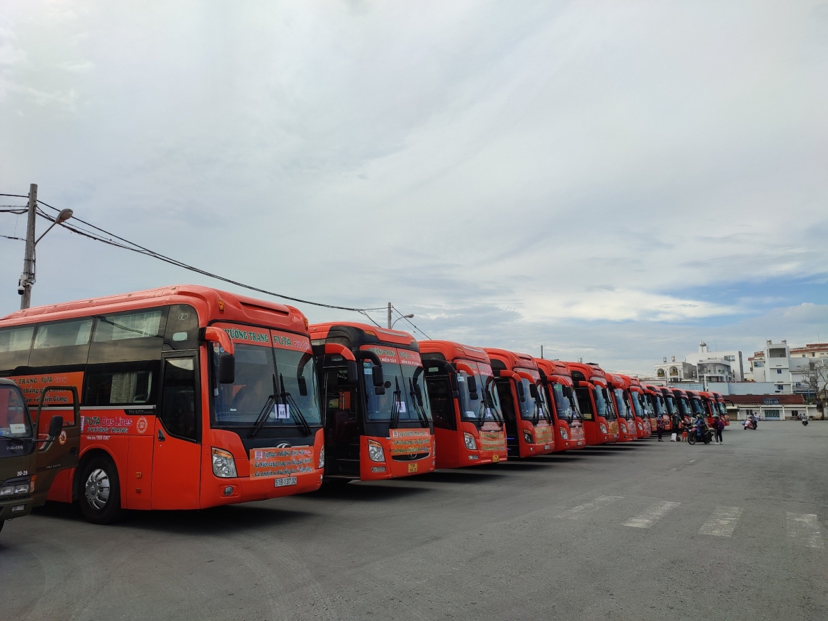 Xe Phương Trang phối hợp đưa hơn 3.000 người dân 17 tỉnh thành về quê
