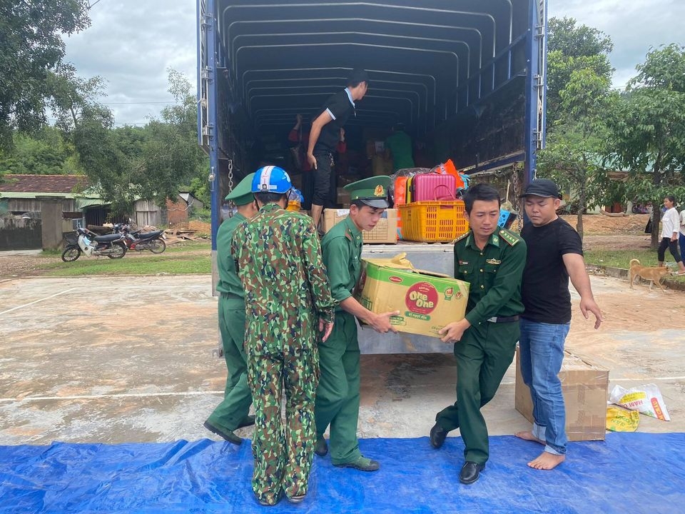 Những người thầm lặng trong bão lũ Những người thầm lặng trong bão lũ